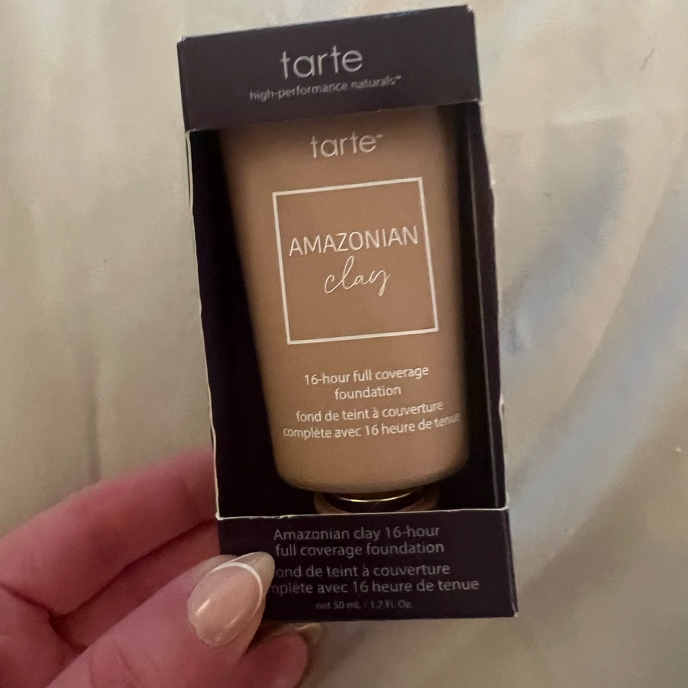 Tarte Amazonian Clay 16 hour full coverage foundation in37H Honey.